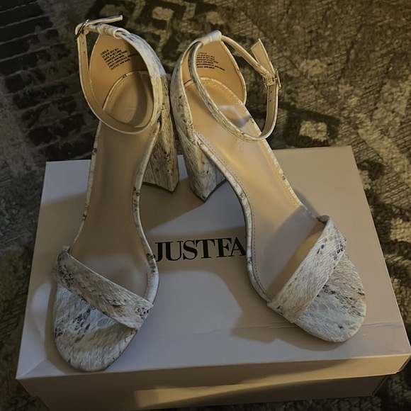 JustFab, Lorelai Block Heeled Sandal - Picture 3 of 5